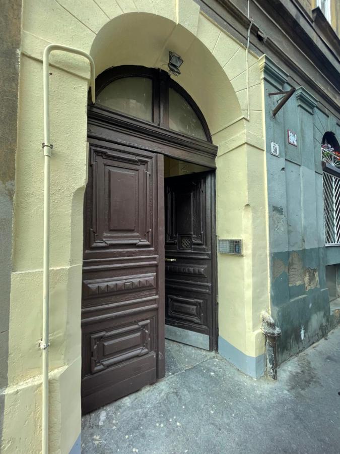 White Apartment Near The Famous New York Cafe Budapeste Exterior foto