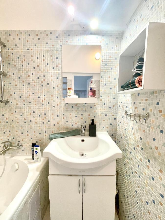White Apartment Near The Famous New York Cafe Budapeste Exterior foto