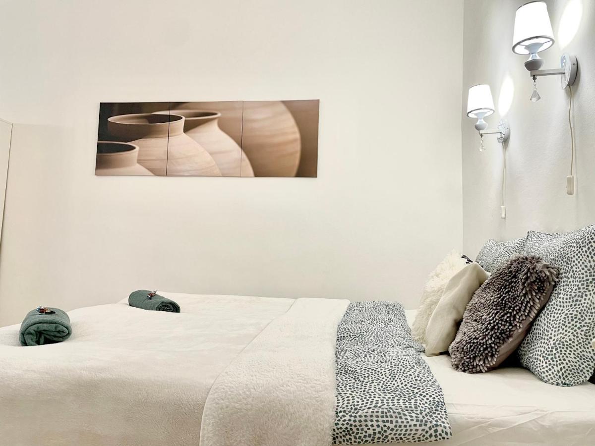White Apartment Near The Famous New York Cafe Budapeste Exterior foto